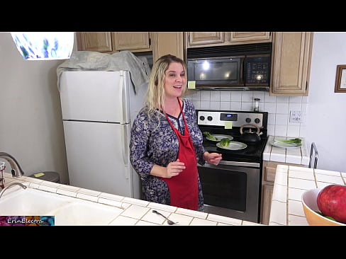 ❤️ Belle-mère qui le traie dans la cuisine avant son rendez-vous. Porno at us fr.ixiporn-com.ru ❌️